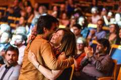 SÃO PAULO, SP, BRASIL. 30/09/2024 - Rafael Ribeiro e Sheila Ceccon, (Formigas-de-Embaúba),  ganhadores da Categoria Soluções que Inspiram,  da 21ª edição do Prêmio Empreendedor Social 2025, na Sala São Paulo, na noite desta terça-feira (30). O concurso realizado por Folha e Schwab traz como finalistas seis iniciativas que apresentam soluções para tornar as cidades e o planeta mais resilientes e sustentáveis. (Foto: Rafaela Araújo /Folhapress, EMPREENDEDOR SOCIAL) ***EXCLUSIVO FOLHA*** ORG XMIT: PRÊMIO EMPREENDEDOR SOCIAL