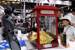 CHINA-SHANGHAI-2025 WORLD AI CONFERENCE-ROBOTS (CN)