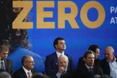 Lula sanciona isenção de Imposto de Renda em cerimônia marcada por ausências de Motta e Alcolumbre