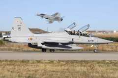 Los futuros pilotos de caza vuelan el F-5 en la Escuala de Caza y Ataque antes de pasar destinados a las Alas de combate.