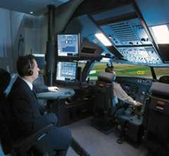 Cabina y puesto de instructor de un simulador de Airbus A320