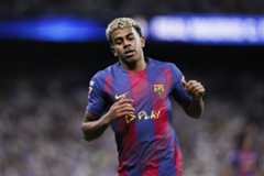 Best wingers in the world: Mohamed Salah misses the cut