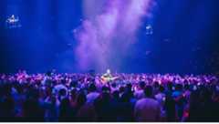 Ishay Ribo in concert. (Courtesy Davidi Crombie)