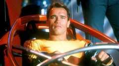 image de la news Running Man : Arnold Schwarzenegger se cache dans le film avec Glen Powell, l'avez-vous vu ?