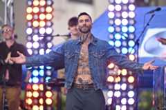 マルーン５が「亡き大切な人」の写真を募集──名曲を演奏中にステージで紹介へ