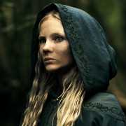 Freya Allan w Wiedźmin