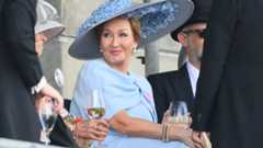 J.K. Rowling odwiedziła plan "Harry'ego Pottera". "Królewska...