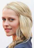 Teresa Palmer / Dorothy Schutte