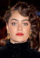 Izuka Hoyle / Gloria