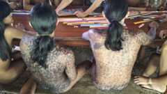 Os Zo'&eacute; durante uma oficina de Letramento, Dominique Gallois, 2017