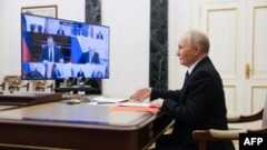 Как една дръжка на врата разкри тайните офиси на Путин