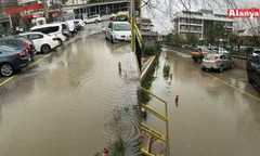 Alanya'da uyarılar işe yaramadı, yollar yine göle döndü!