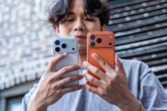 iPhone 17 Pro in silver, iPhone 17 Pro Max in Cosmic Orange