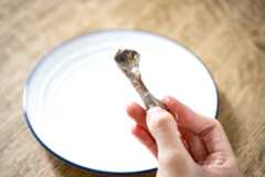 骨の両端の軟骨もすべて食べられます。