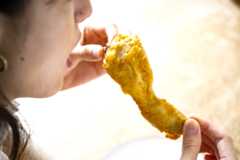 両端を持ってガブリ