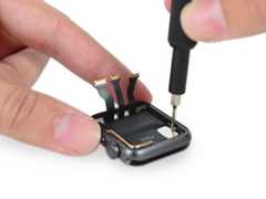 Apple Watch Series 2 Teardown: step 5, image 2 of 3