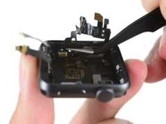 Apple Watch Series 2 Teardown: step 11, image 1 of 3