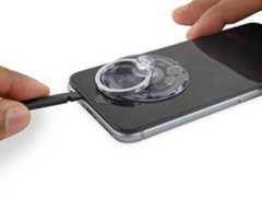 iPhone 6s Battery Replacement: step 10, image 1 of 2