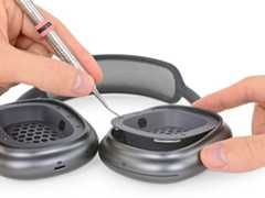 AirPods Max Teardown: step 7, image 2 of 3