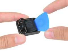 Apple Watch Series 2 Teardown: step 6, image 1 of 2