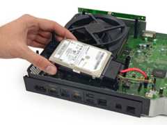 Xbox One Teardown: step 14, image 1 of 2