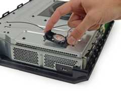 Xbox One Teardown: step 10, image 1 of 2