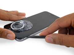 iPhone 6s Battery Replacement: step 11, image 1 of 2