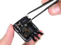 Apple Watch Series 2 Teardown: step 9, image 1 of 3