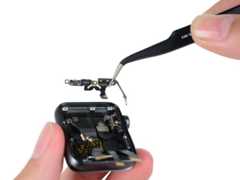 Apple Watch Series 2 Teardown: step 10, image 1 of 2