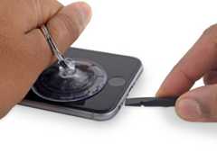 iPhone 6s Battery Replacement: step 7, image 1 of 2