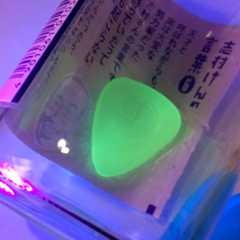 高級ギターピック界の巨星 Essetipicks (エッセティピックス) のZIRIYAB Standard R Lumens その1