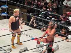 内藤哲也(右)に挑戦を要求した征矢学