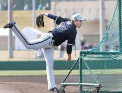 ライブBPを行う九里亜蓮(カメラ・義村 治子)