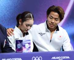 キスアンドクライで長岡柚奈は森口澄士（右）に励まされる（カメラ・宮崎　亮太）