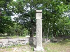 Խրիմյան Հայրիկի հուշաքարը