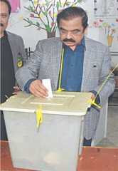 PM’s aide extends another offer of talks to PTI