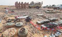 Yemeni soldiers loyal to the Saudi and UAE-backed government attend a mine clearance and dismantling training at a centre funded by the UAE armed forces, along the coast north of the southeastern port city of Mukalla in Yemen.—AFP