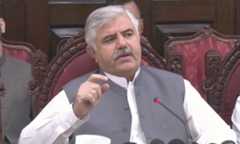 The chief minister also expressed his gratitude for the owners of shopping plazas, markets and restaurants. — DawnNewsTV/File