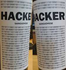 [写真]ワインのラベルを左右に分割して写真撮影