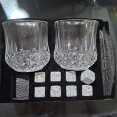 r/whatisit - Glass set with cubed stones?