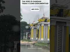 WARGA DESA GESING TUBAN PERBAIKI JALAN RUSAK DENGAN UANG PRIBADI