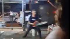 Homem é preso duas vezes em sequência por perseguir ex