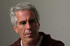 Exespía de la CIA no descarta que Epstein fuese 'informante' de la agencia y que tenga un 'doble'