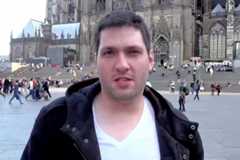 Vlogger Colin Robertson