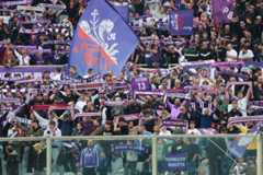 FLORENCE, ITALY - NOVEMBER 2: Fans of ACF Fiorentina during the Serie A match between ACF Fiorentina and US Lecce at Artemio Franchi on November 2, 2025 in Florence, Italy. (Photo by Gabriele Maltinti/Getty Images)