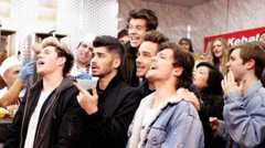 One Direction in a kebab shop