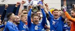 St Johnstone's David Wotherspoon lifts the Scottish Cup