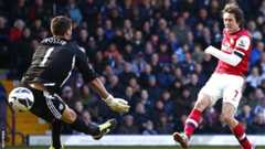Tomas Rosicky scores for Arsenal against West Brom