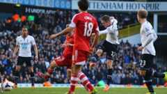 Gylfi Sigurdsson scores Tottenham's late winner