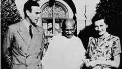 Mahatma Gandhi with the Viceroy of India and his wife at their home in New Delhi.